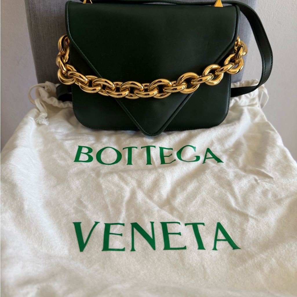 Bottega Veneta Dark Green Shoulder Bag With Gold Chain
